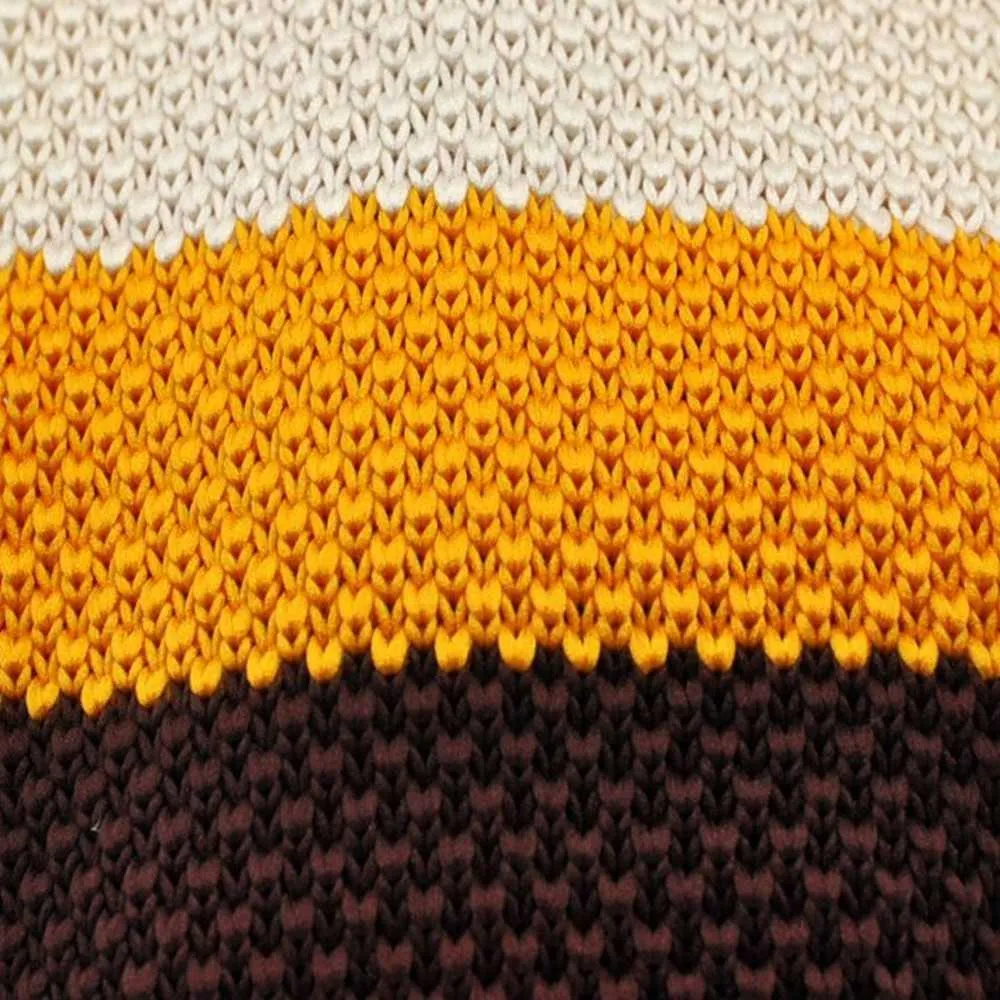 CRAVATE TRICOT MARRON, JAUNE ET BEIGE. BOUT CARRÉ. – Image 3